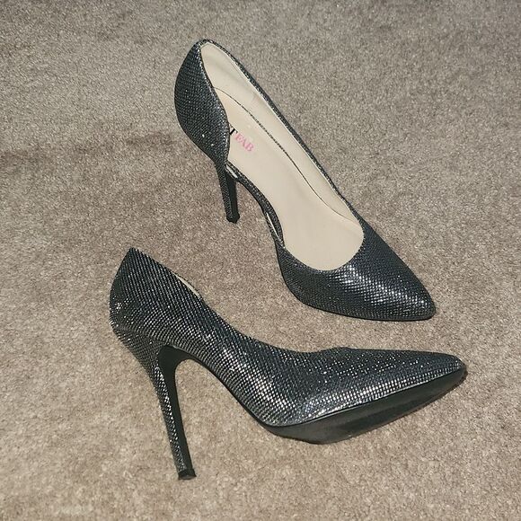 Just Fab Silver Metallic Heels Size 6.5 Clorence - Picture 2 of 2